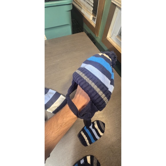 Children's Place Matching Sweater, Hat And Mittens Set Size 4t - Picture 8 of 10